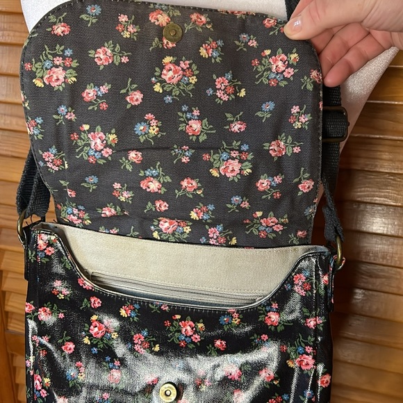Cath Kidston Rose Garden Crossbody Bag - Picture 5 of 8
